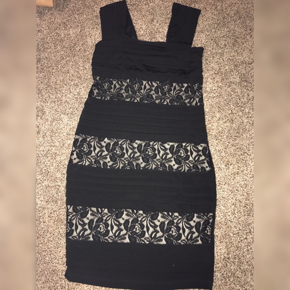 Carole Little Black Lacey Fitted dress size 4 NWT